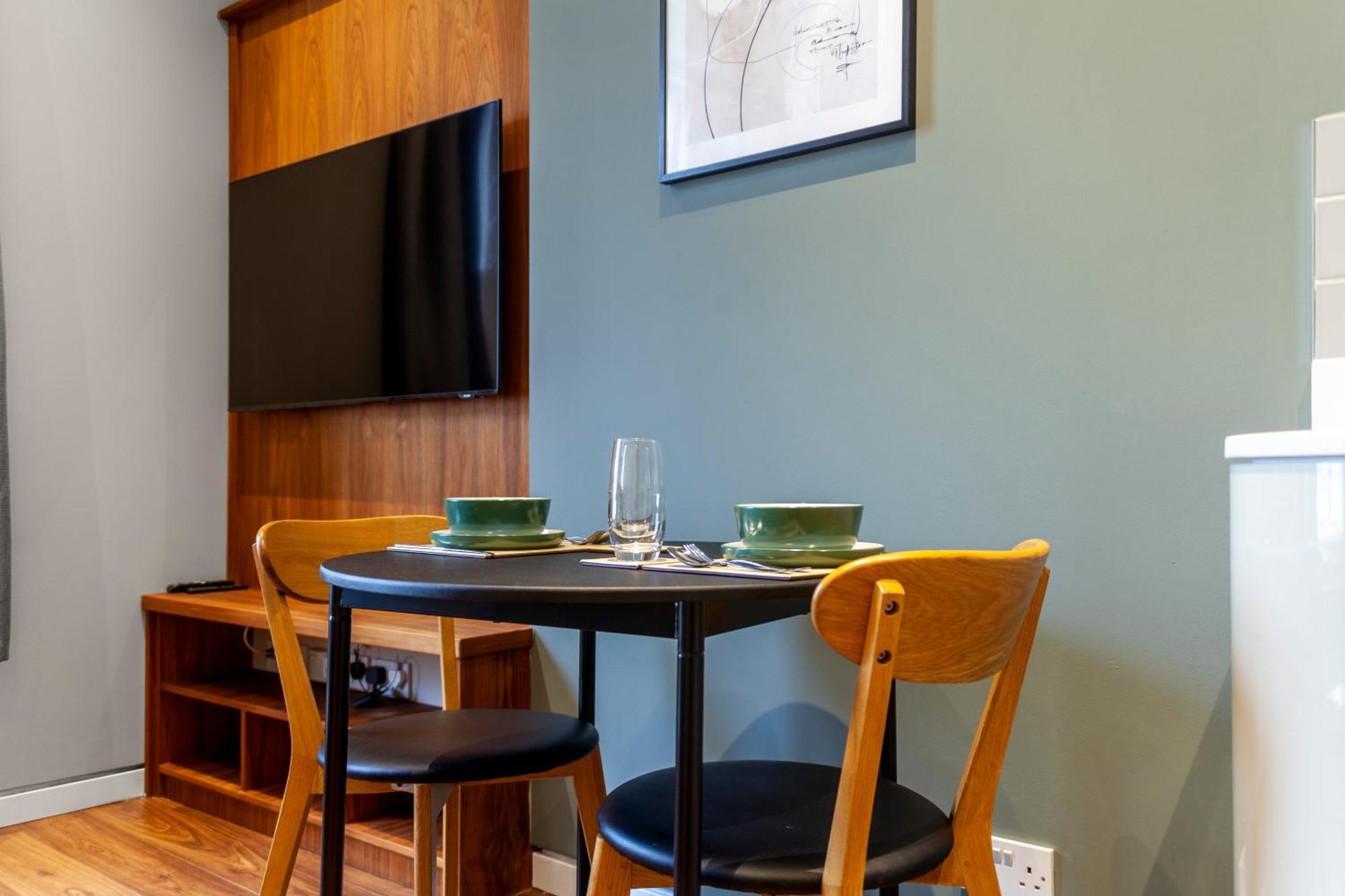 Bright & Modern 1bdr Flat Near Lakeside Road * Londres