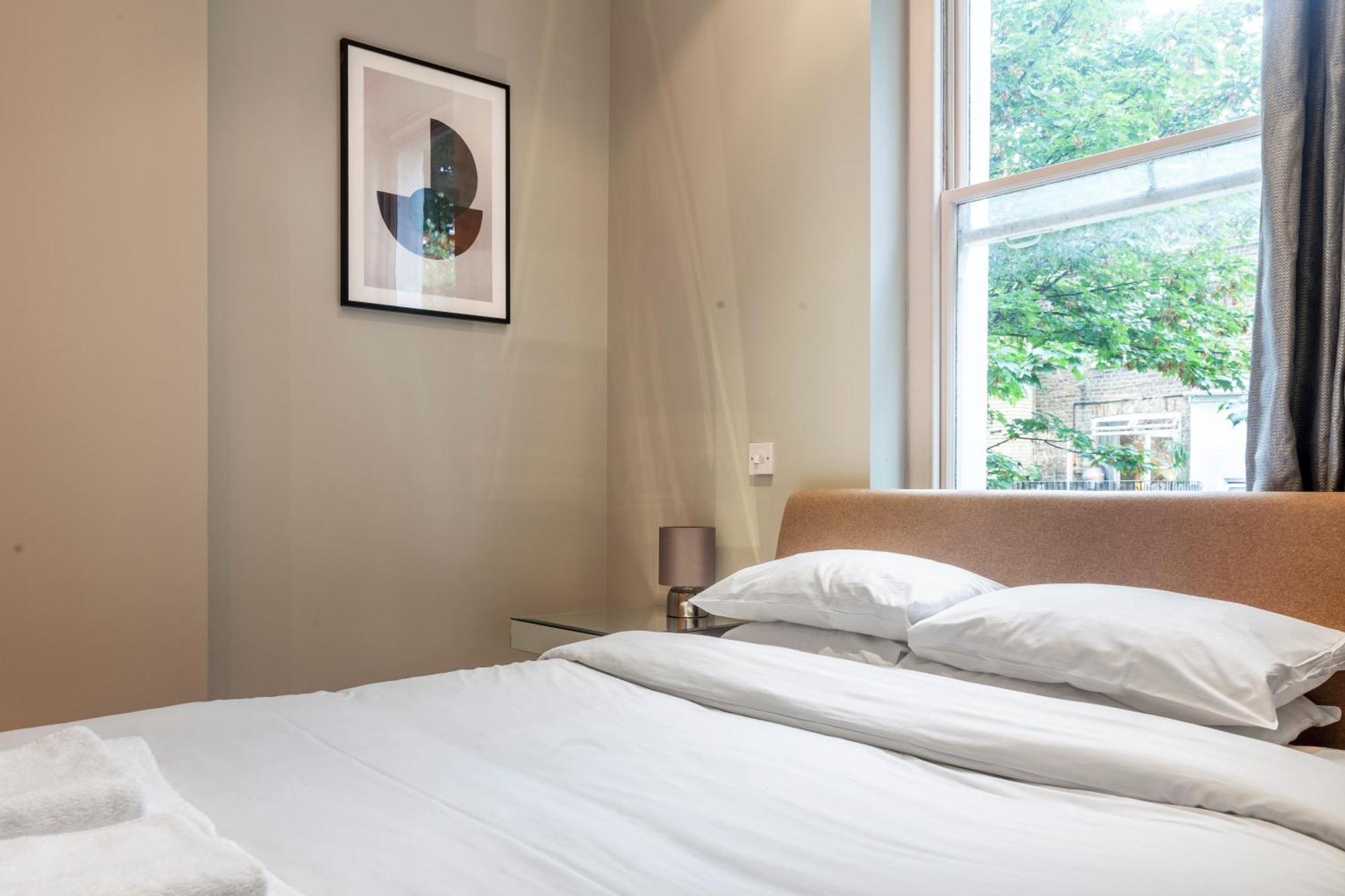 Appartement Bright & Modern 1bdr Flat Near Lakeside Road