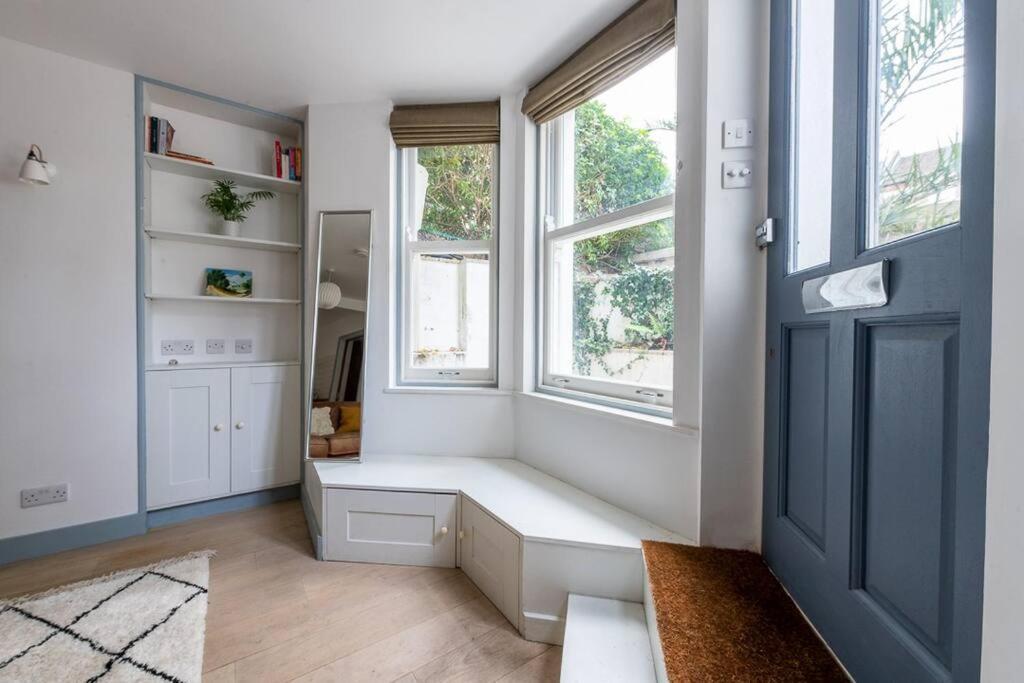 Appartement Lovely Self-contained Basement With Kitchen Londres