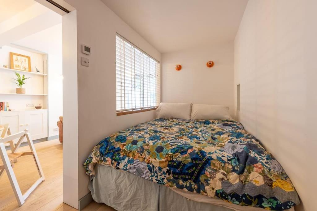 Lovely Self-contained Basement With Kitchen Londres