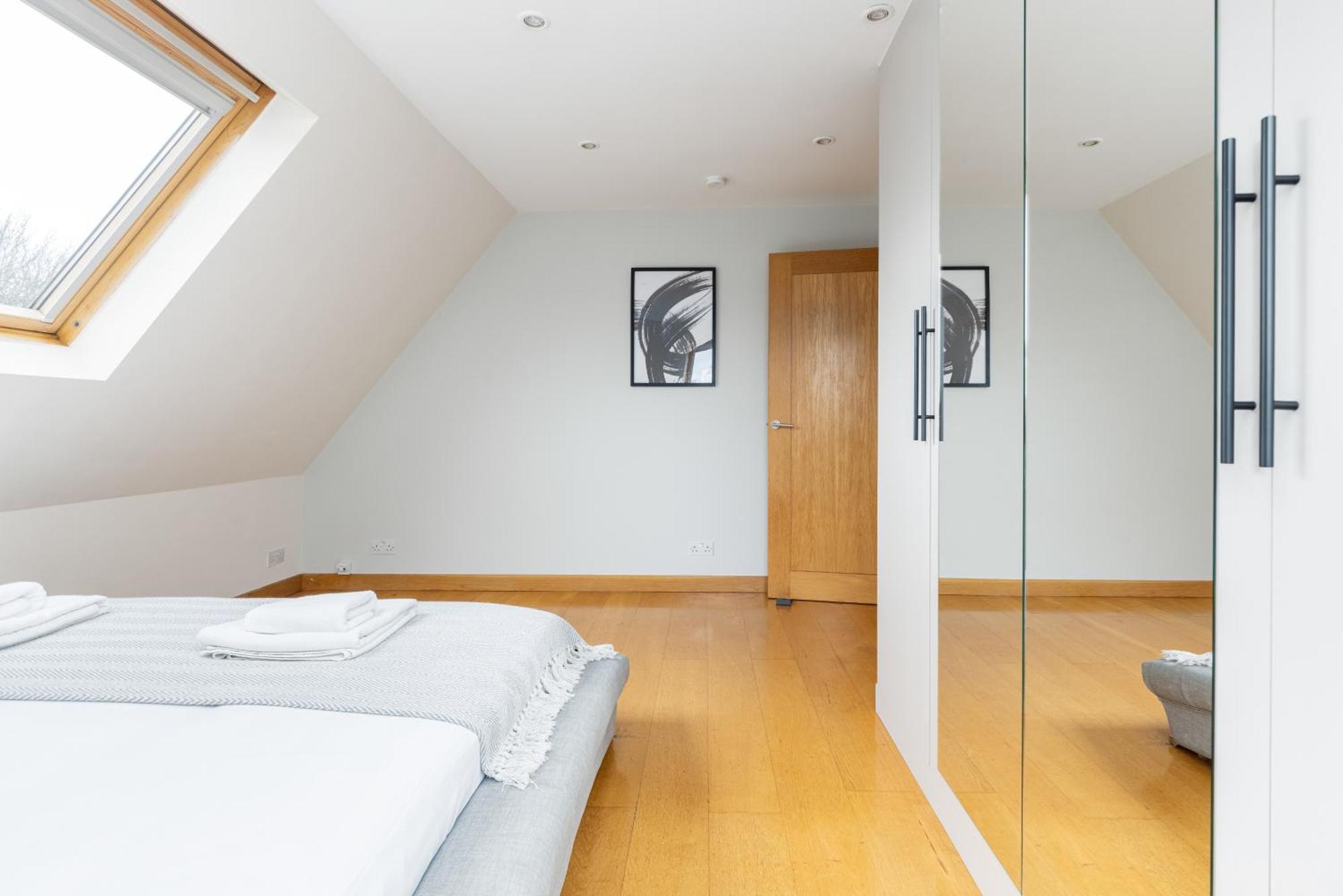 The Acton Collection * Londen