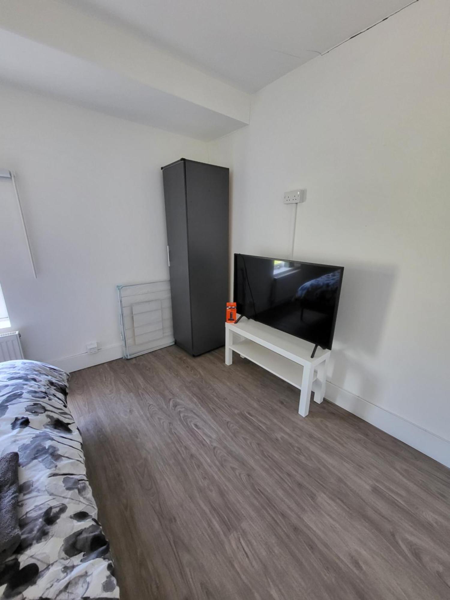 Private Near Ideal For Explorers Homestay London
