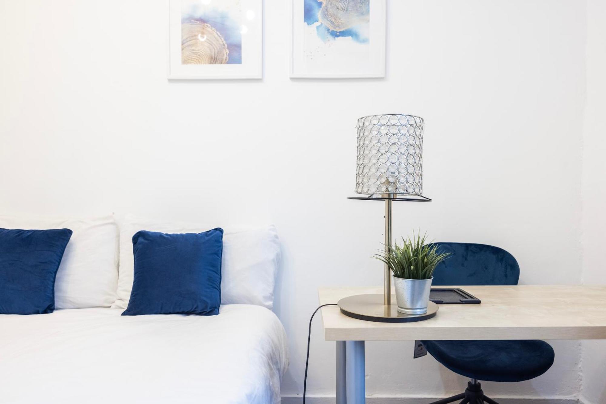 Stylish 2 Bed Near Notting Hill Apartment *