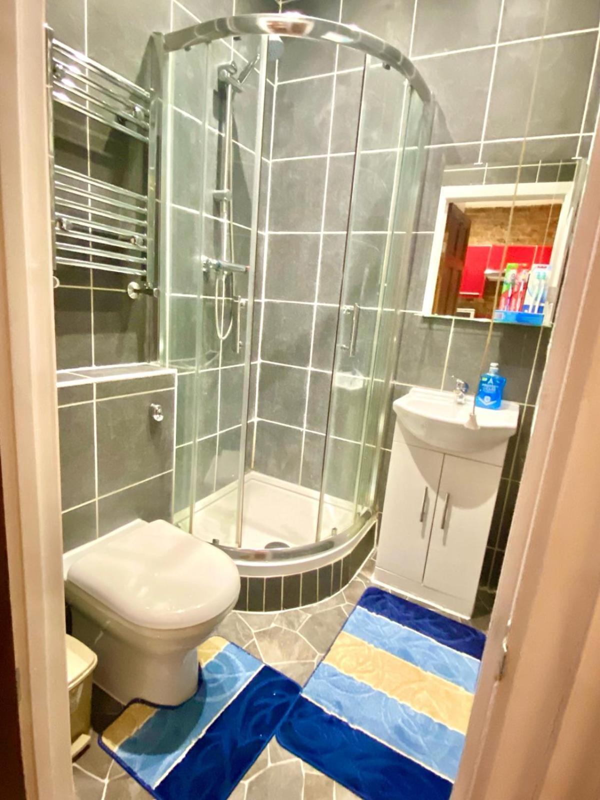 Entire One Bedroom Flat In Central * Londres