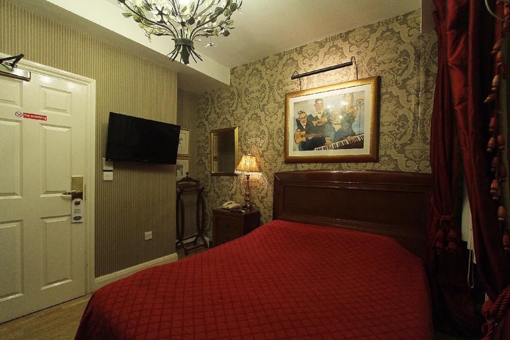 Opulence 4*