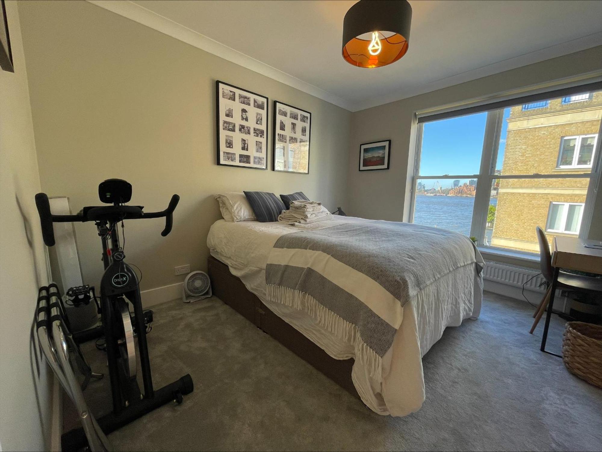 Superb Central London Riverside Flat With Balcony In Limehouse * London