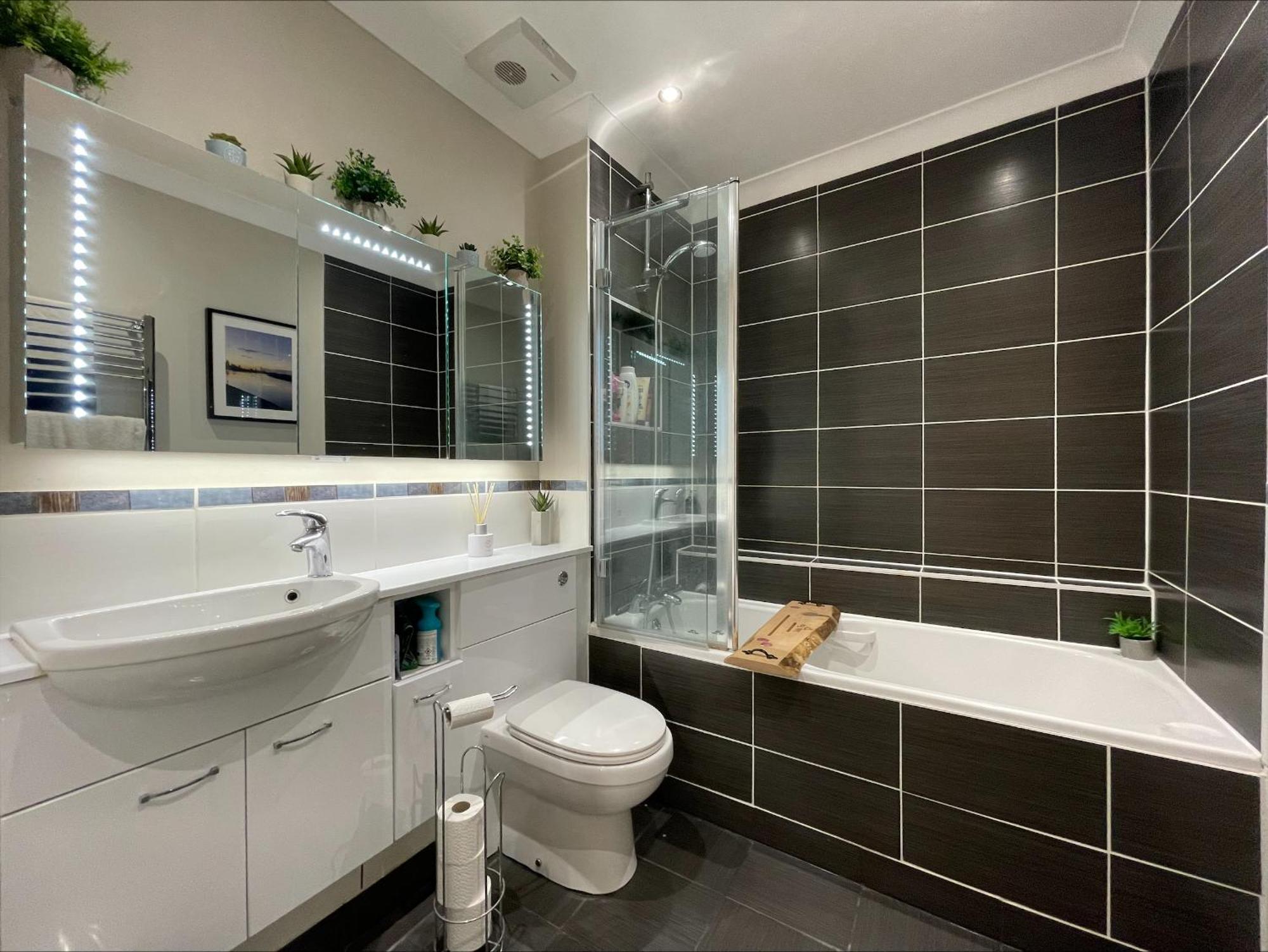 Superb Central London Riverside Flat With Balcony In Limehouse * London