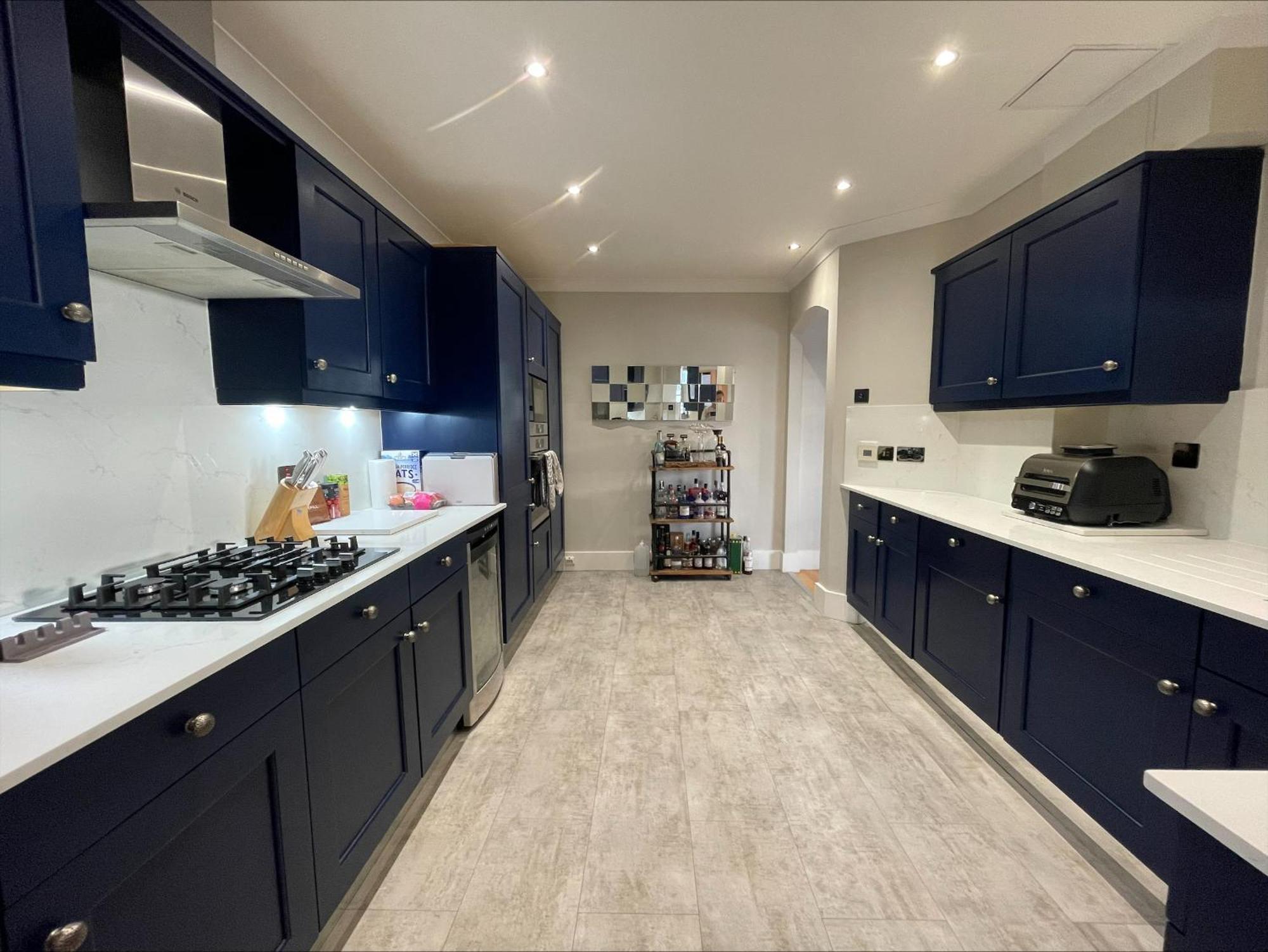 Superb Central London Riverside Flat With Balcony In Limehouse *