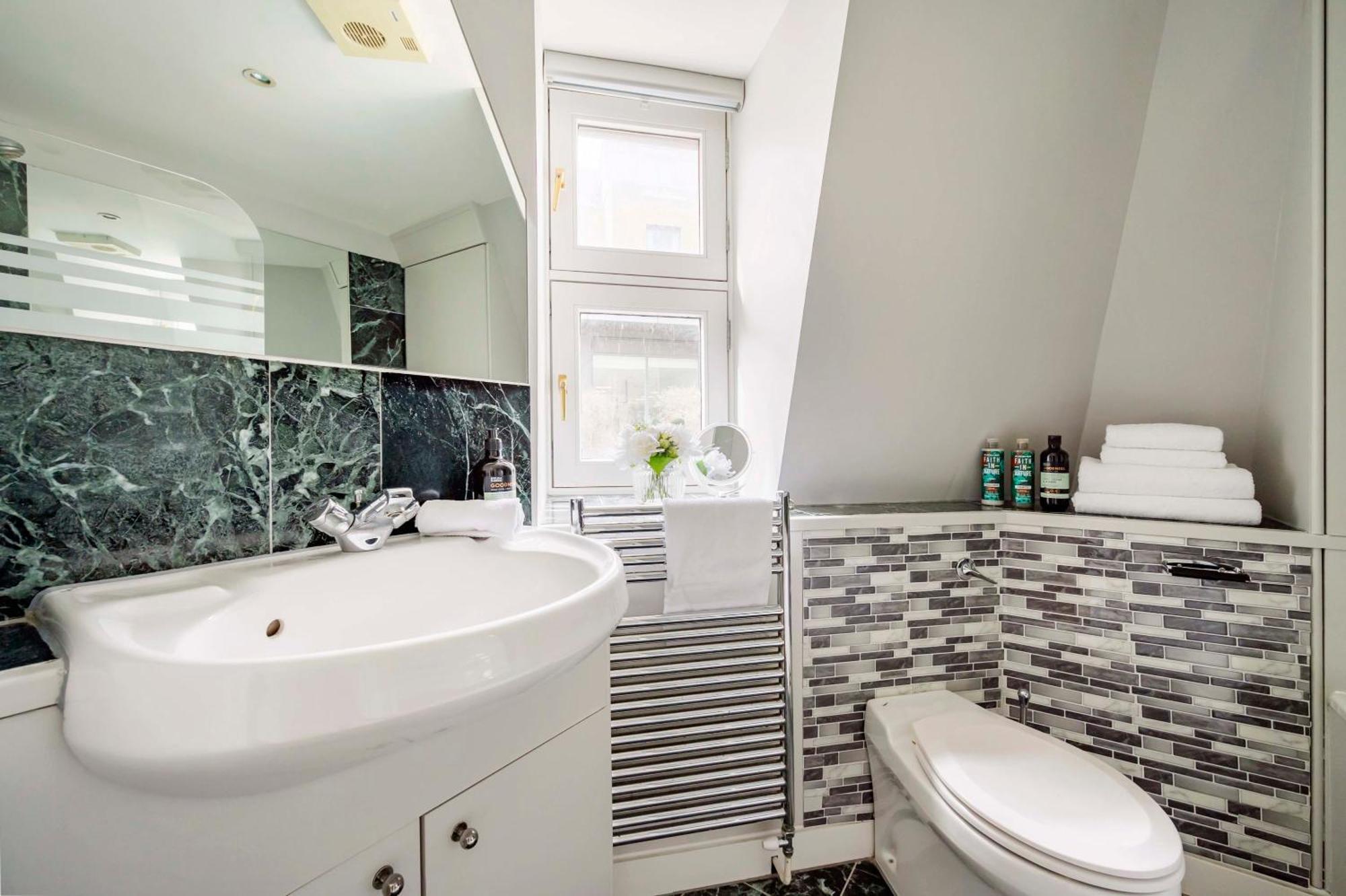 The Mayfair Marvel Appartement *