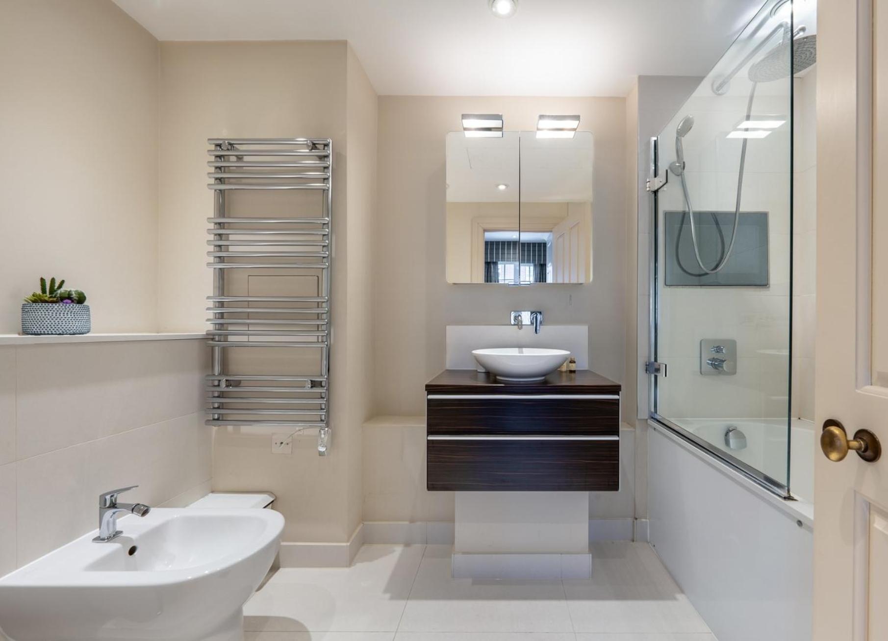 Mayfair - Exclusive Residences Apartment