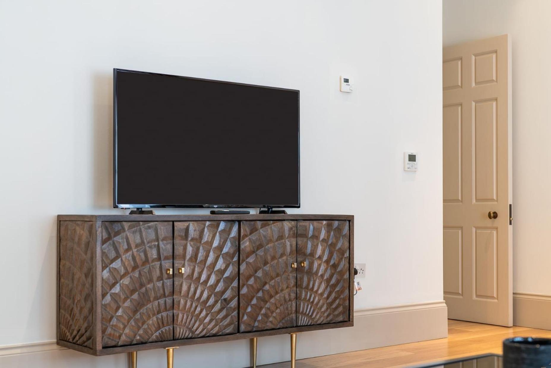 Mayfair - Exclusive Residences Apartment