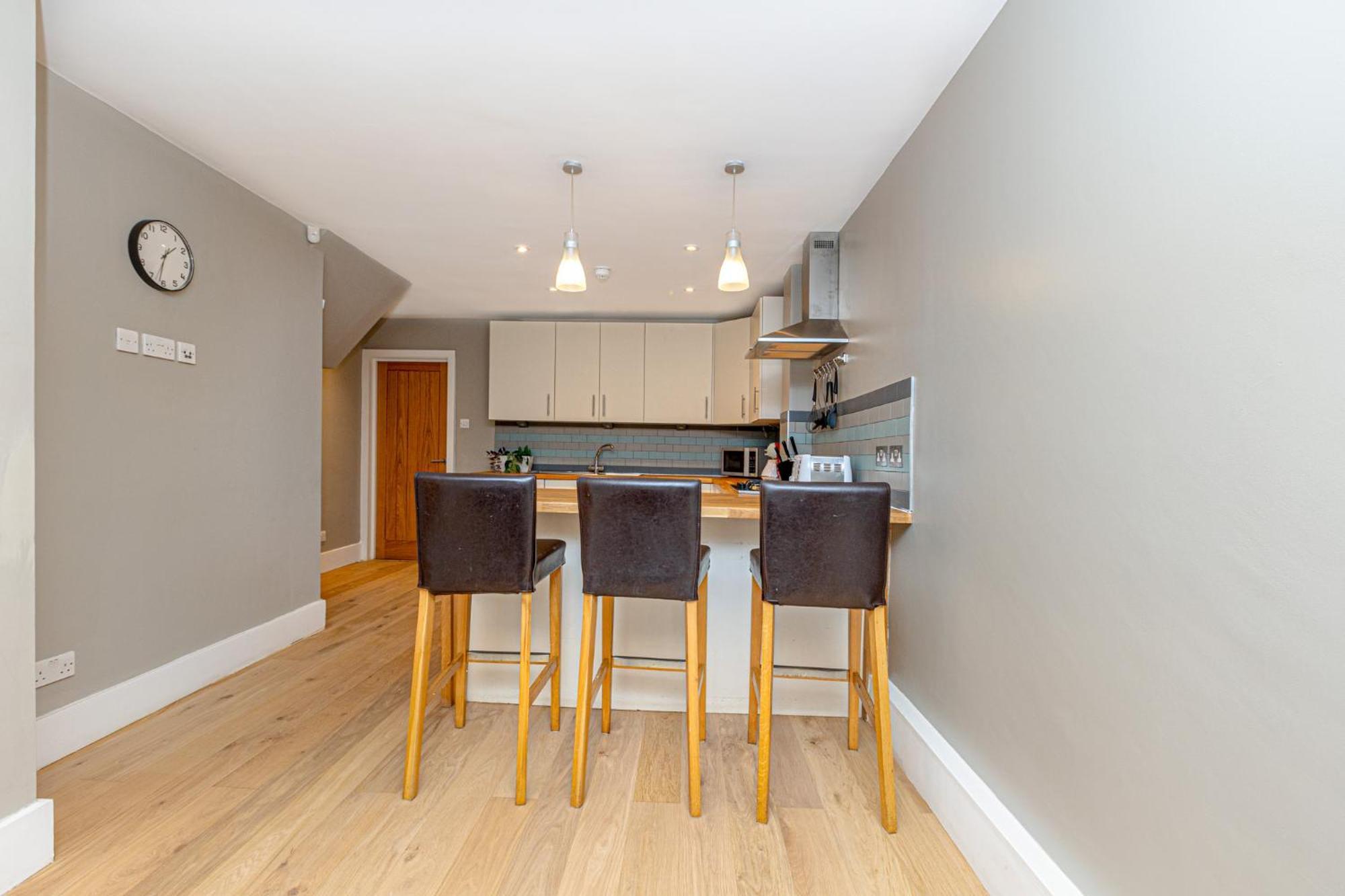 Fantastic Multilevel 3br, Vibrant Angel, 5min Tube Appartement