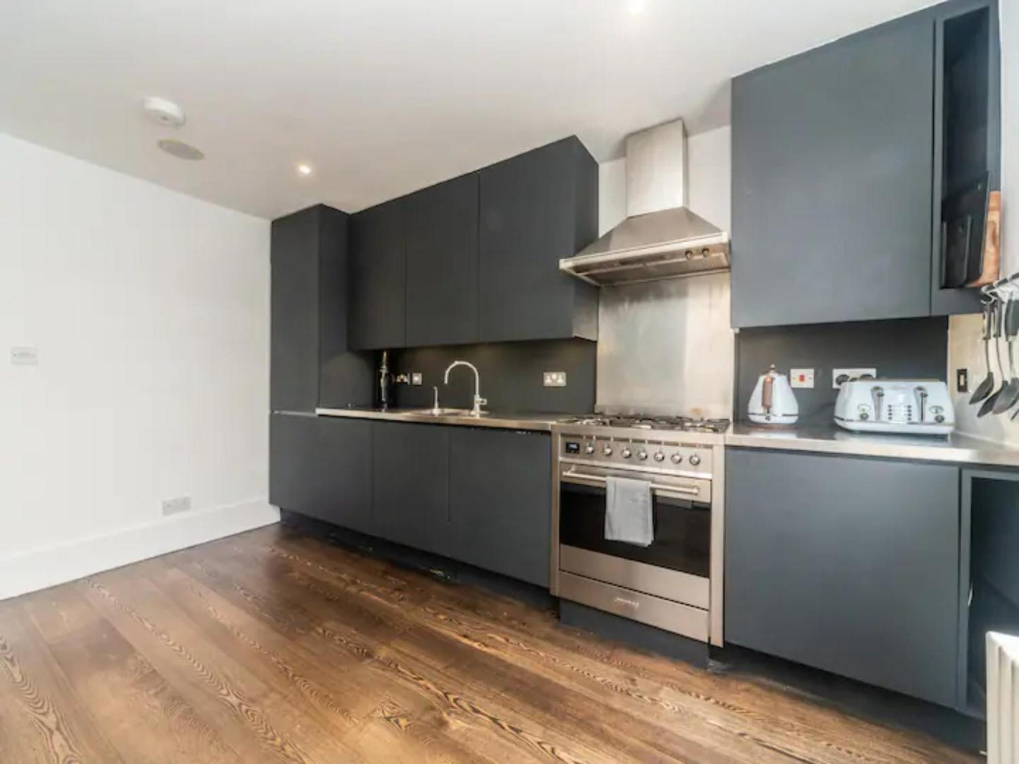 Pass The Keys Stylish 3-bed Duplex Near Notting Hill Appartement