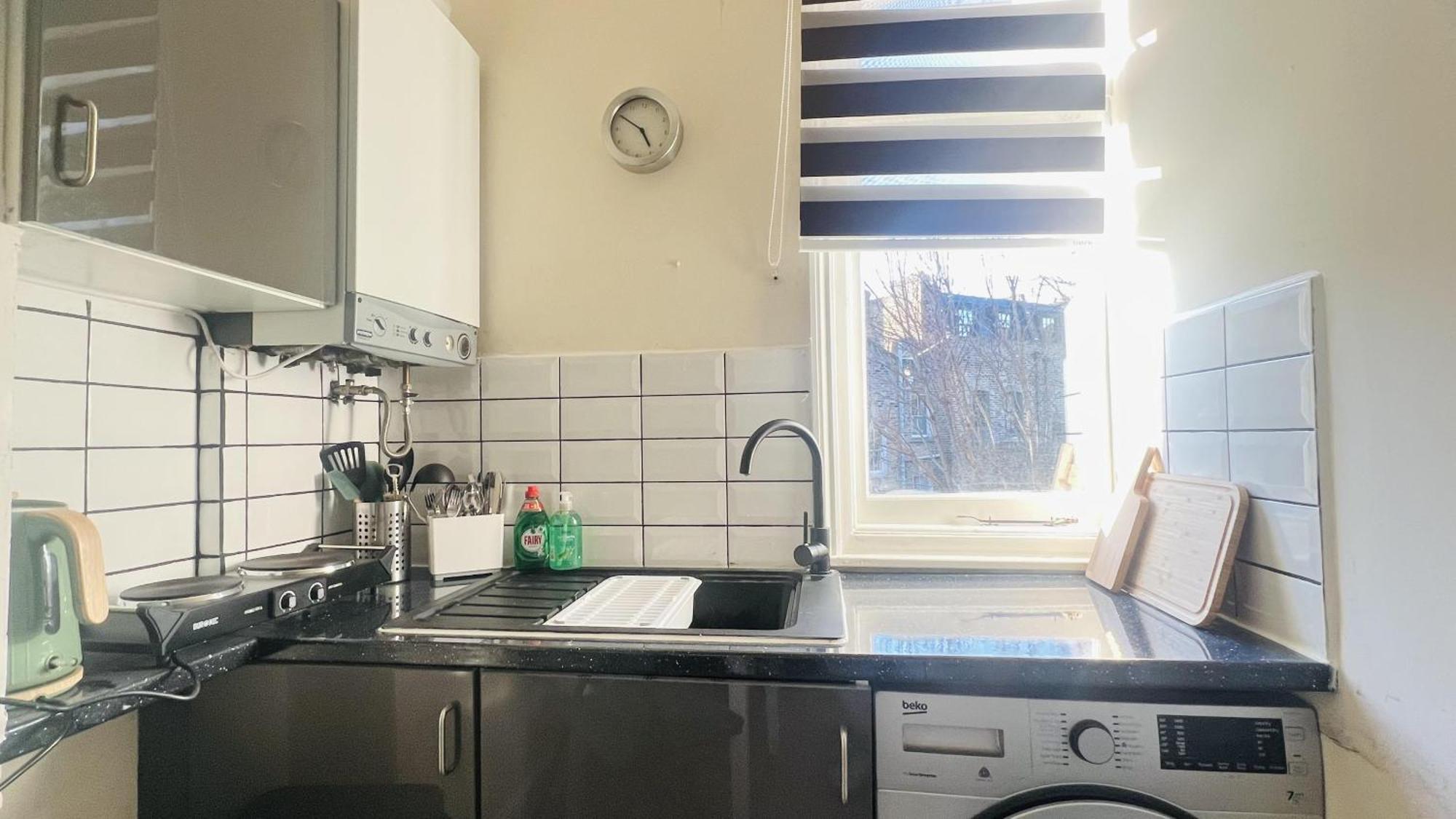 Apartment Impeccable 1 Bedroom Flat In London