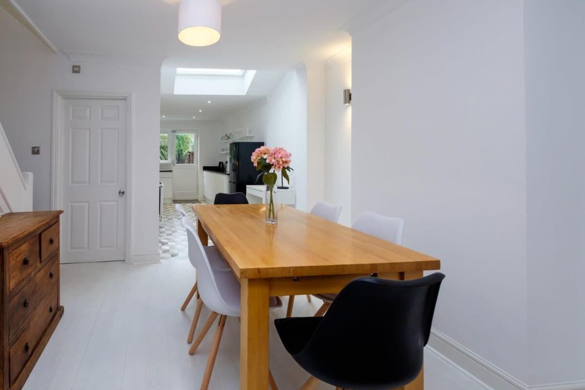 Contemporary House Garden Near Park & Thames Ferienhaus London