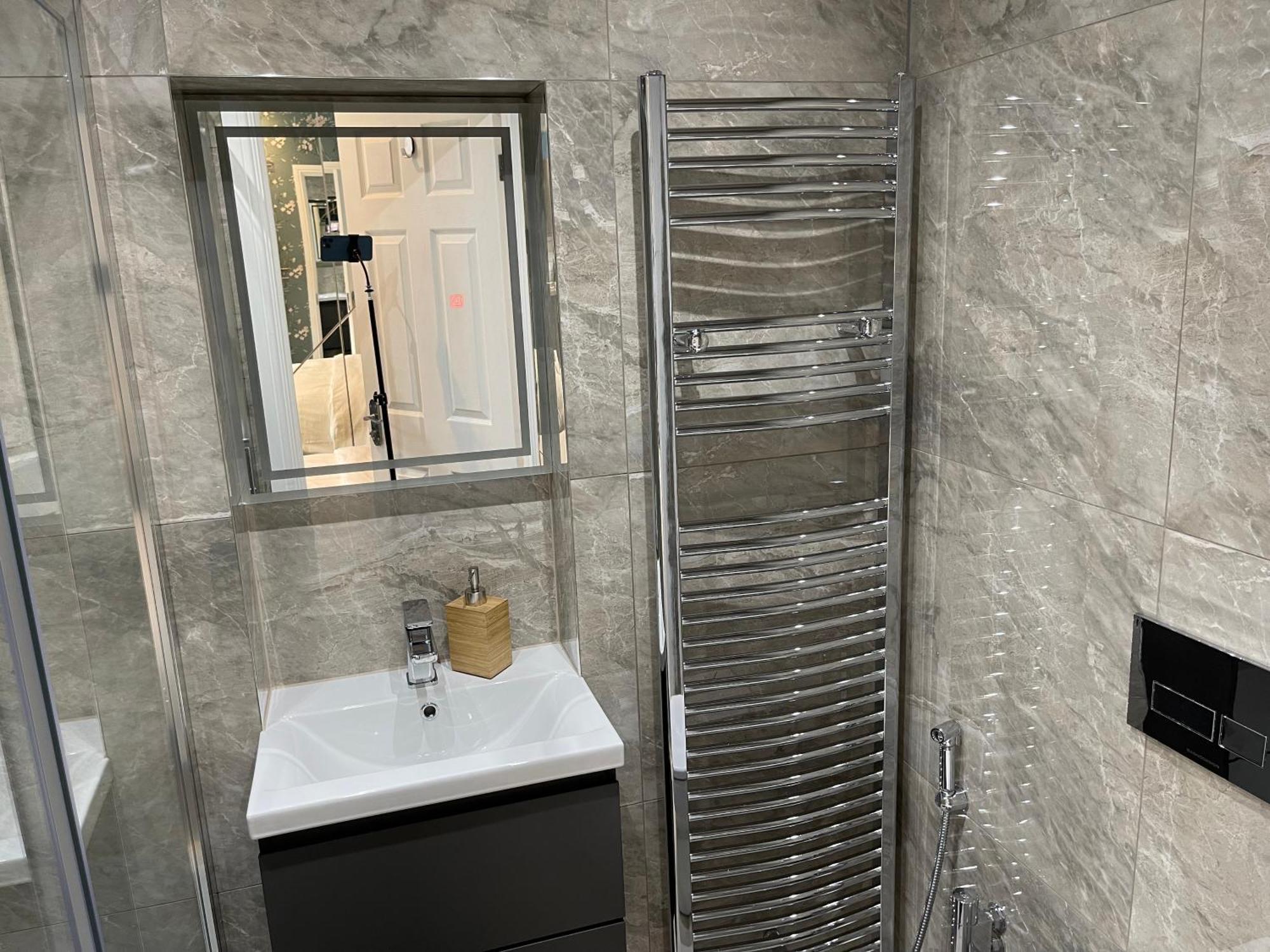 Luxurious Restful Flat, Less Than 30 Mins From Centre! Appartement *