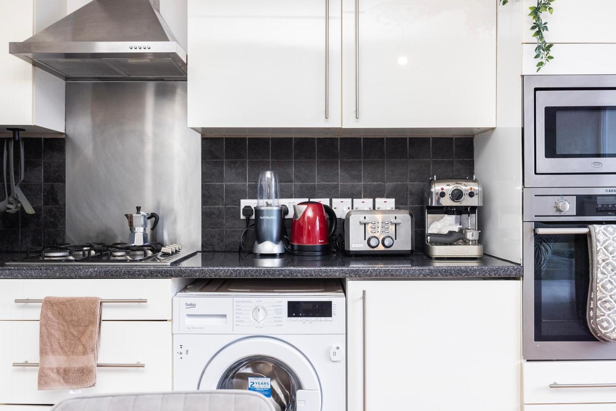 Trendy 4 Bed Near Vibrant Shoreditch W Balcony And Walking Distance To Tube