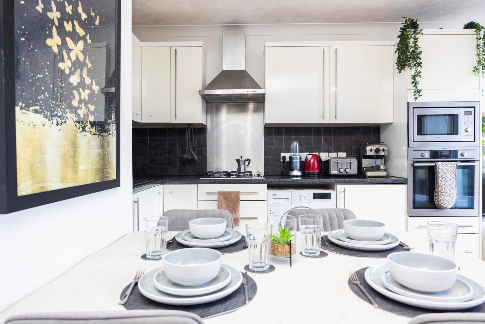 Trendy 4 Bed Near Vibrant Shoreditch W Balcony And Walking Distance To Tube London