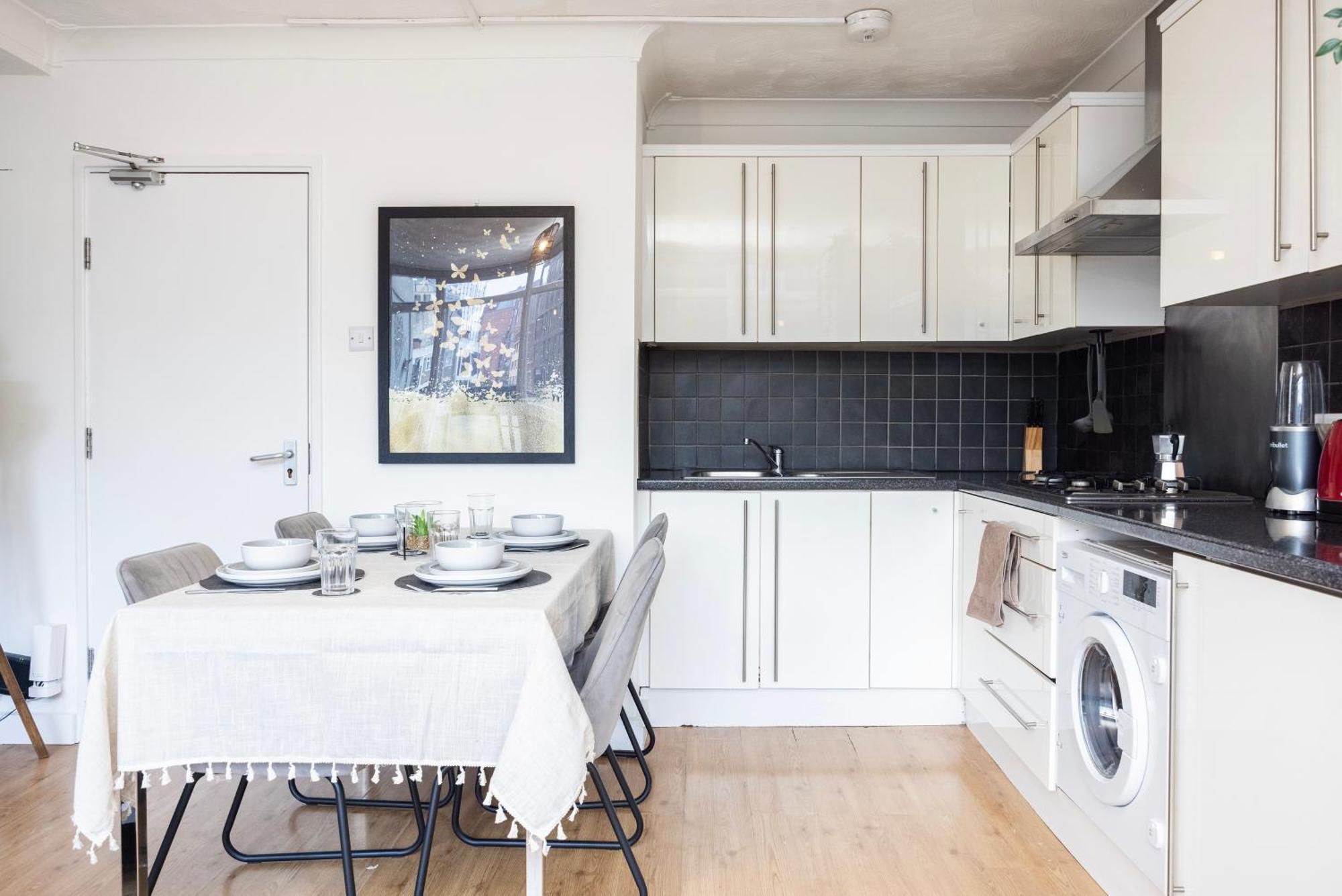 Trendy 4 Bed Near Vibrant Shoreditch W Balcony And Walking Distance To Tube London