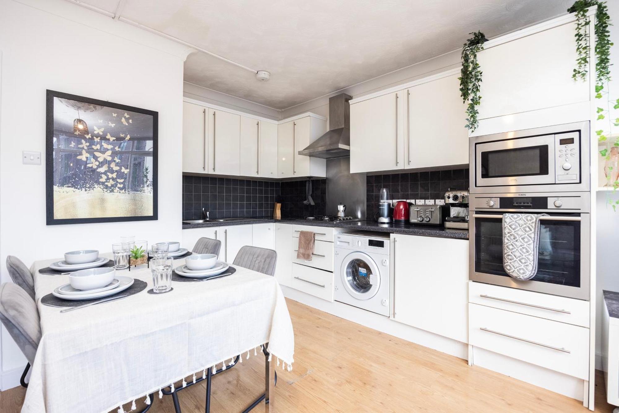Trendy 4 Bed Near Vibrant Shoreditch W Balcony And Walking Distance To Tube * London