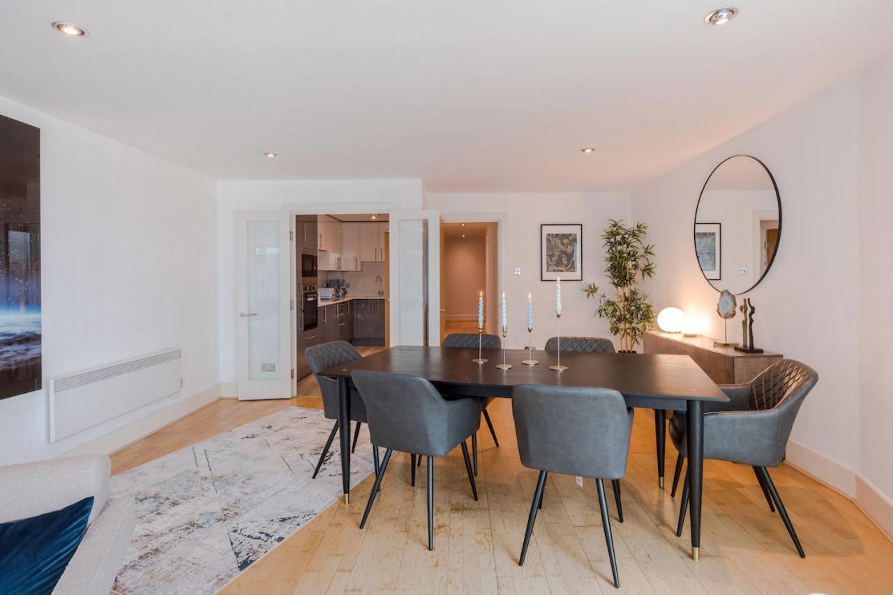 Huge Thames View Luxxe Nomad Design Apartment London