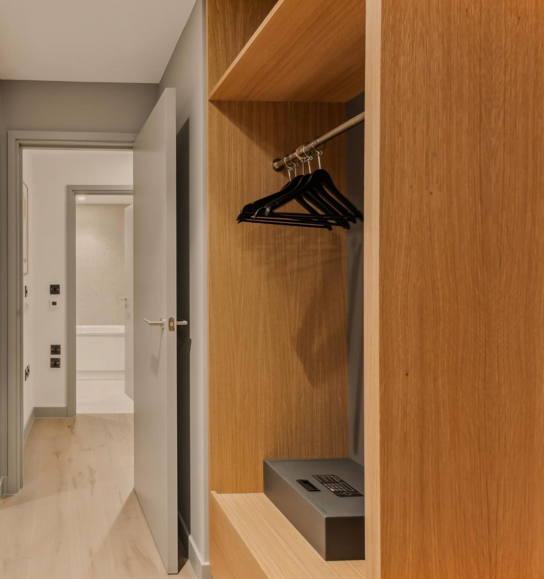 The Marloes Aparthotel 5*