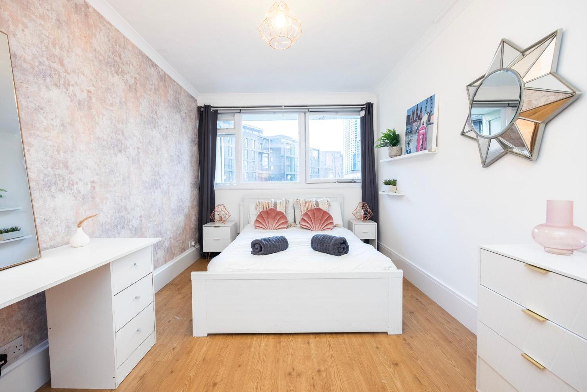 Trendy 4 Bed Near Vibrant Shoreditch W Balcony And Walking Distance To Tube *