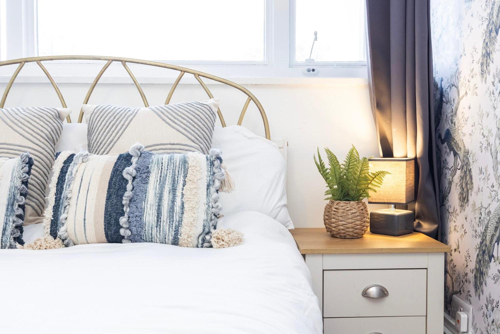 Trendy 4 Bed Near Vibrant Shoreditch W Balcony And Walking Distance To Tube Apartment London