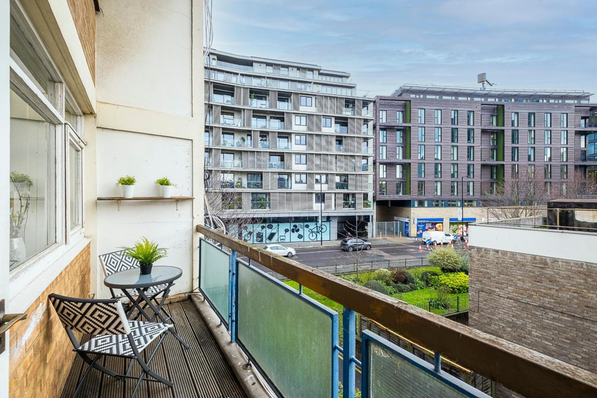 Trendy 4 Bed Near Vibrant Shoreditch W Balcony And Walking Distance To Tube Apartment *