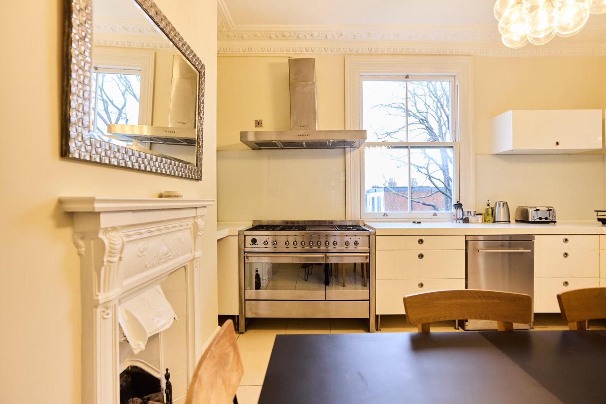 The Peckham Hideaway - Bright 3bdr Flat Apartment London