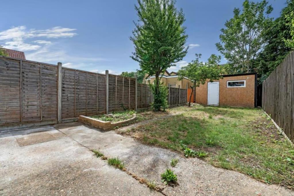 A Luxurious 3 Bed-terrance House Holiday home *