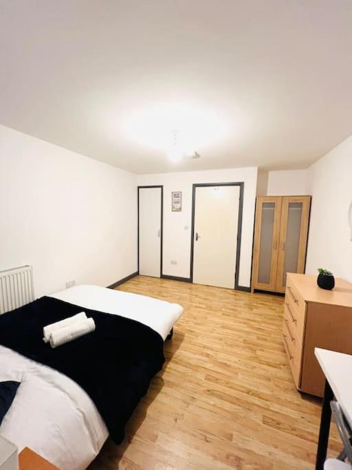 Excellent Two Bedroom Flat In London