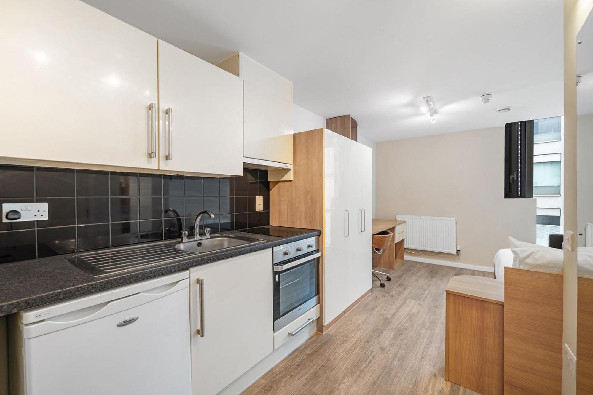 Chic And At Chapter South Bank In Apartment *