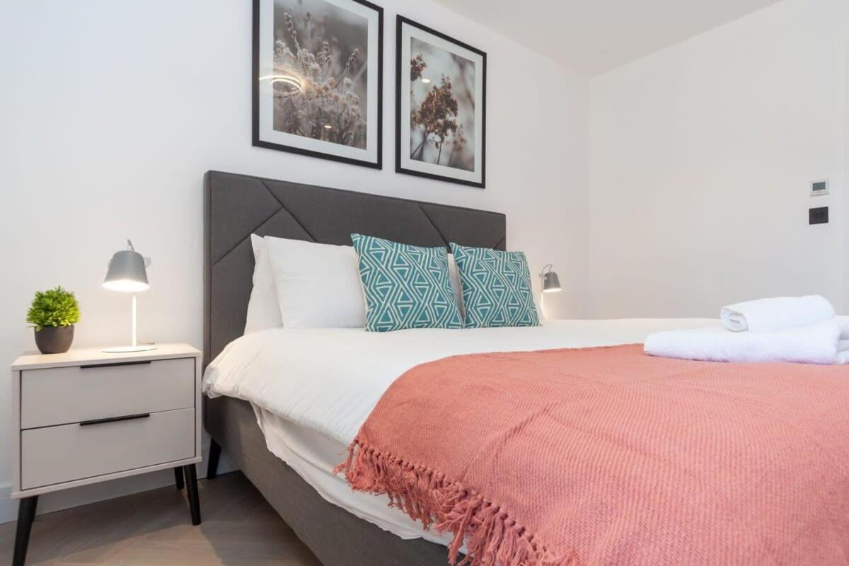 Modern 2 Bedroom In Wimbledon