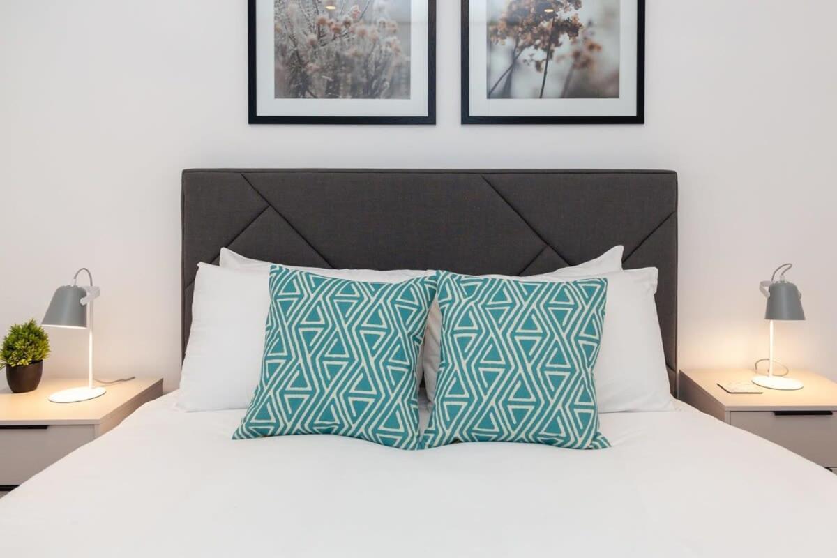 Modern 2 Bedroom In Wimbledon London