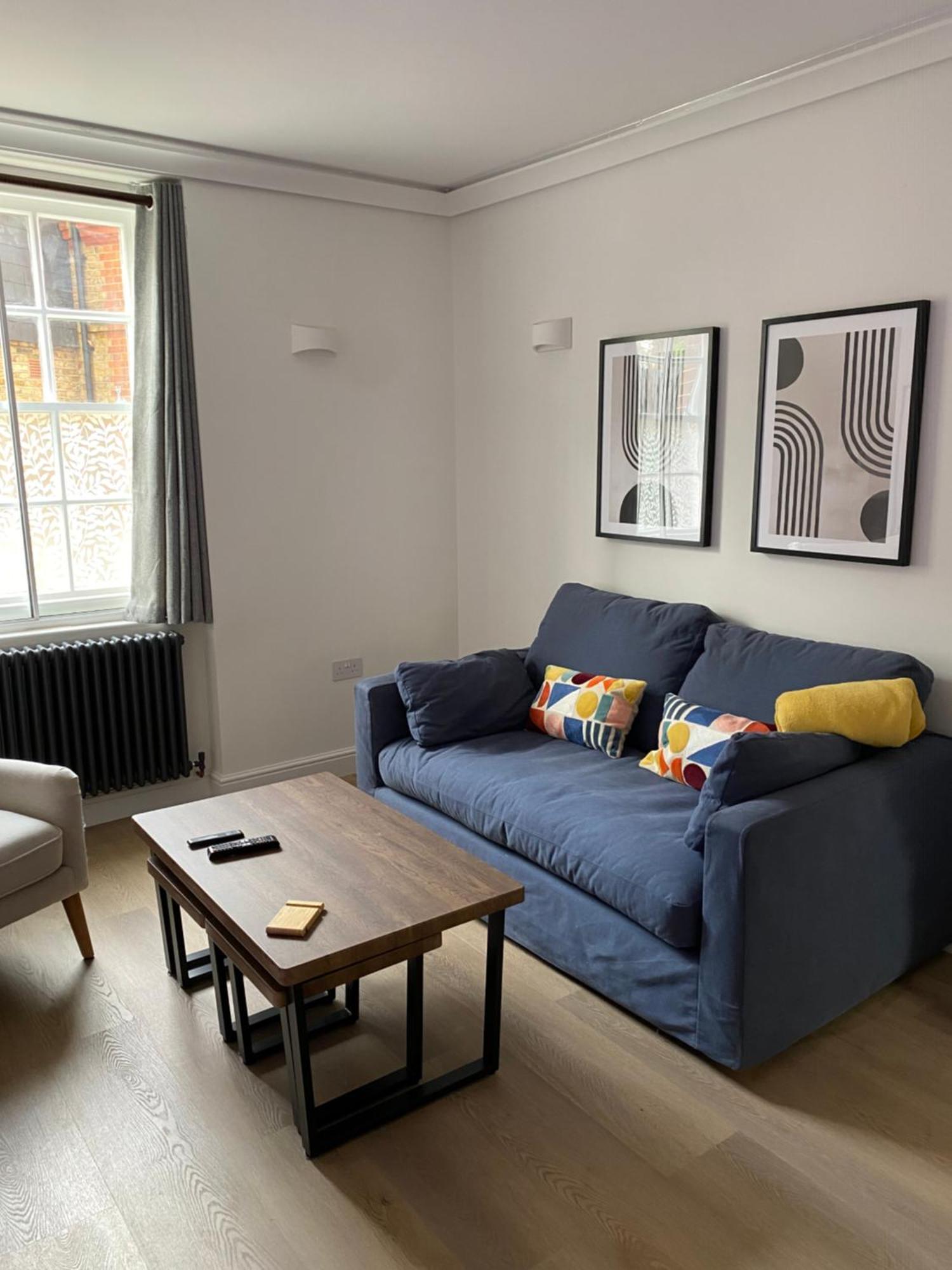 Two Bedroom Two Bathrooms Superior Londen