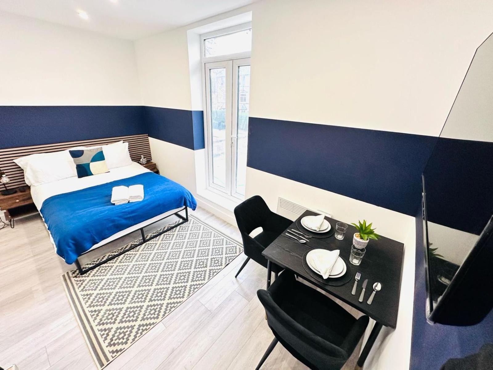 58 Blue House Center Studio, Spot Gasthuis Londen