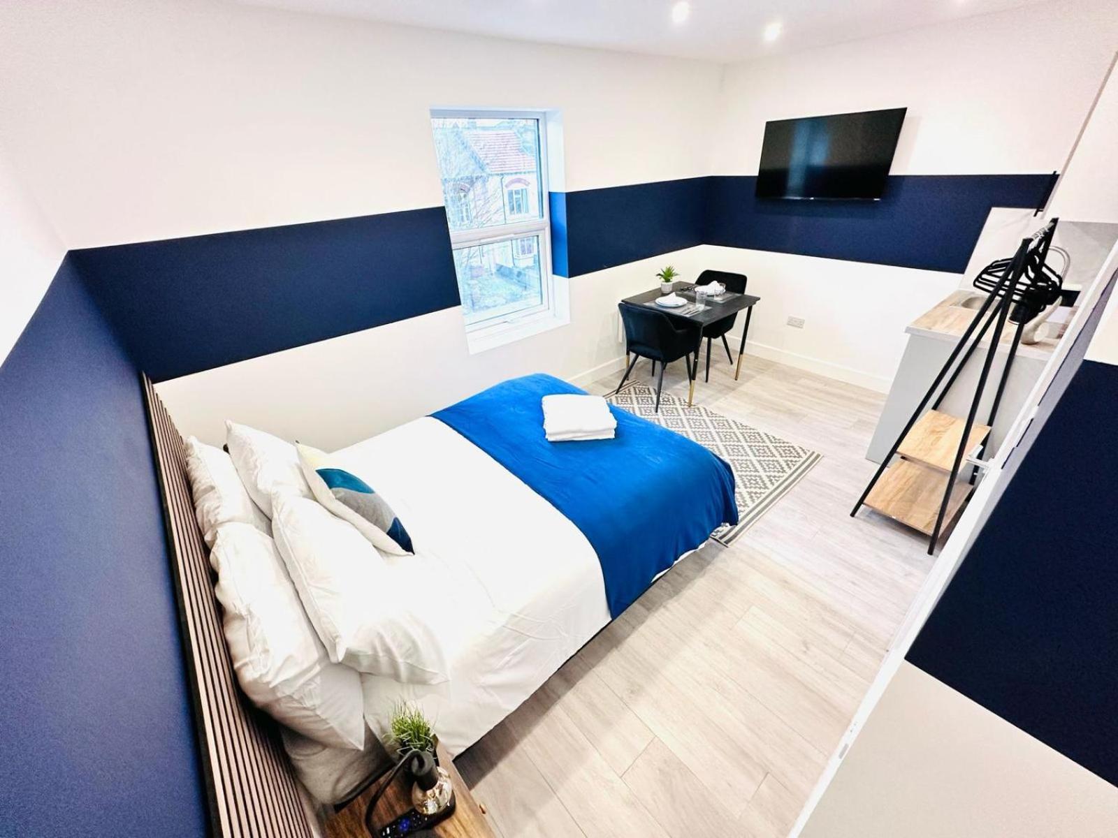 58 Blue House Center Studio, Spot Gasthuis Londen