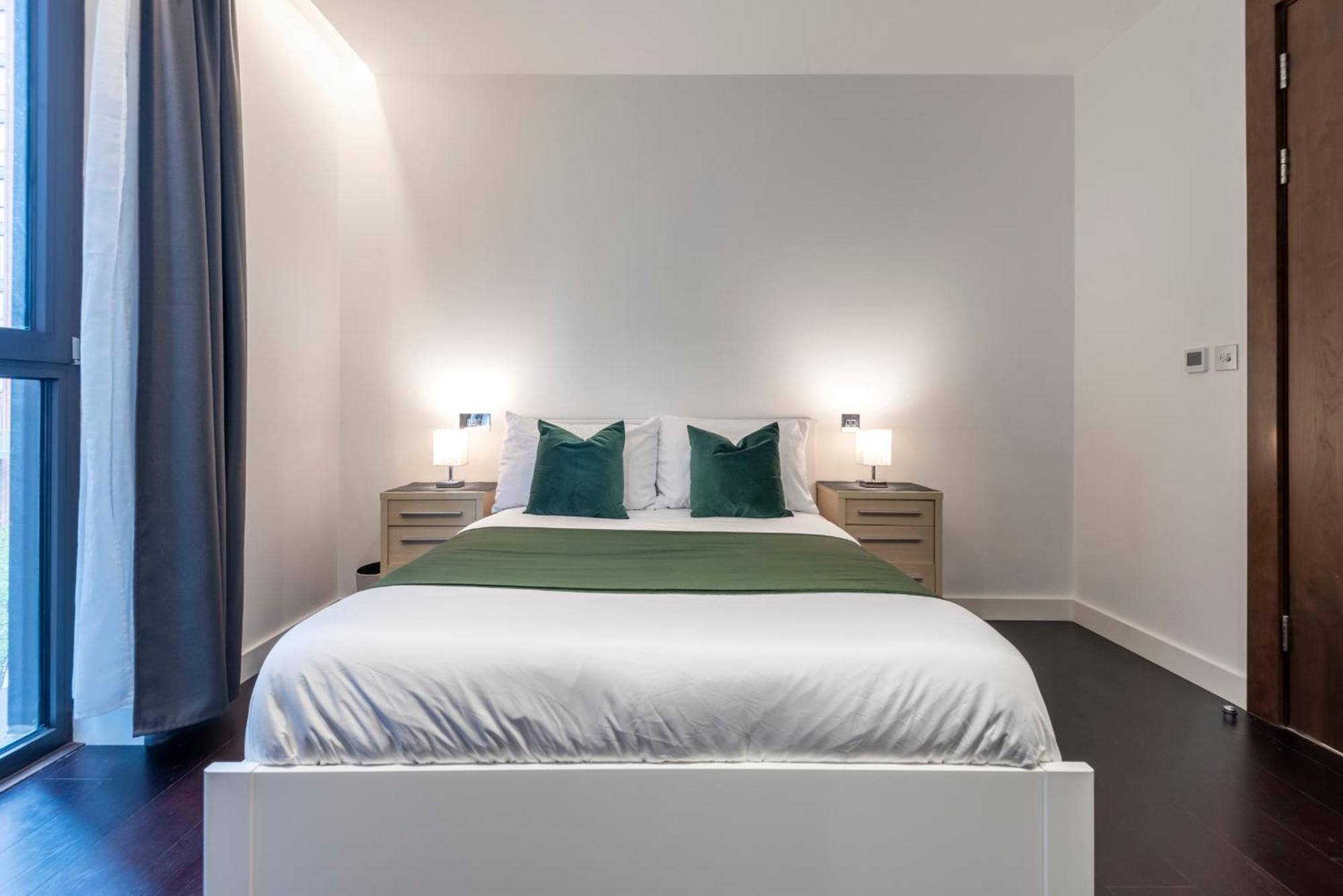 The Embassy Two Bedrooms Devereux Residences Londen