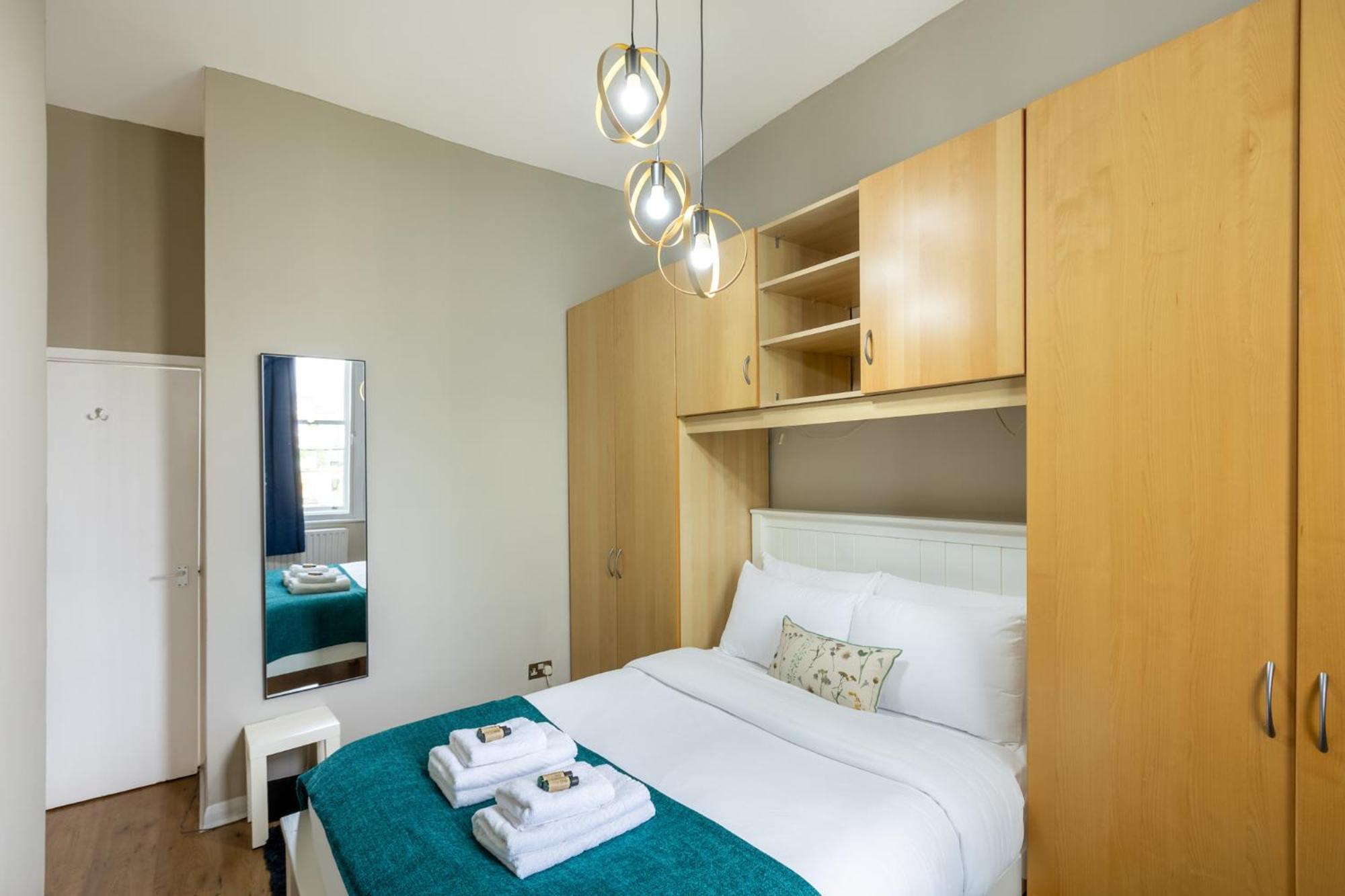 Bright & Stylish 1br, 5min Kensington Olympia Tube Apartment
