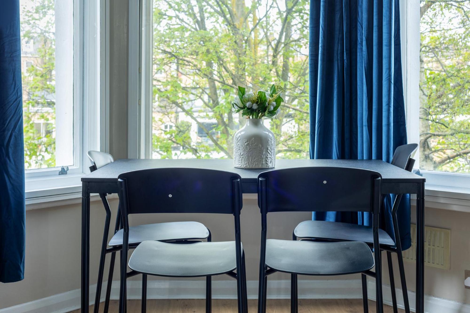 Bright & Stylish 1br, 5min Kensington Olympia Tube Apartment *