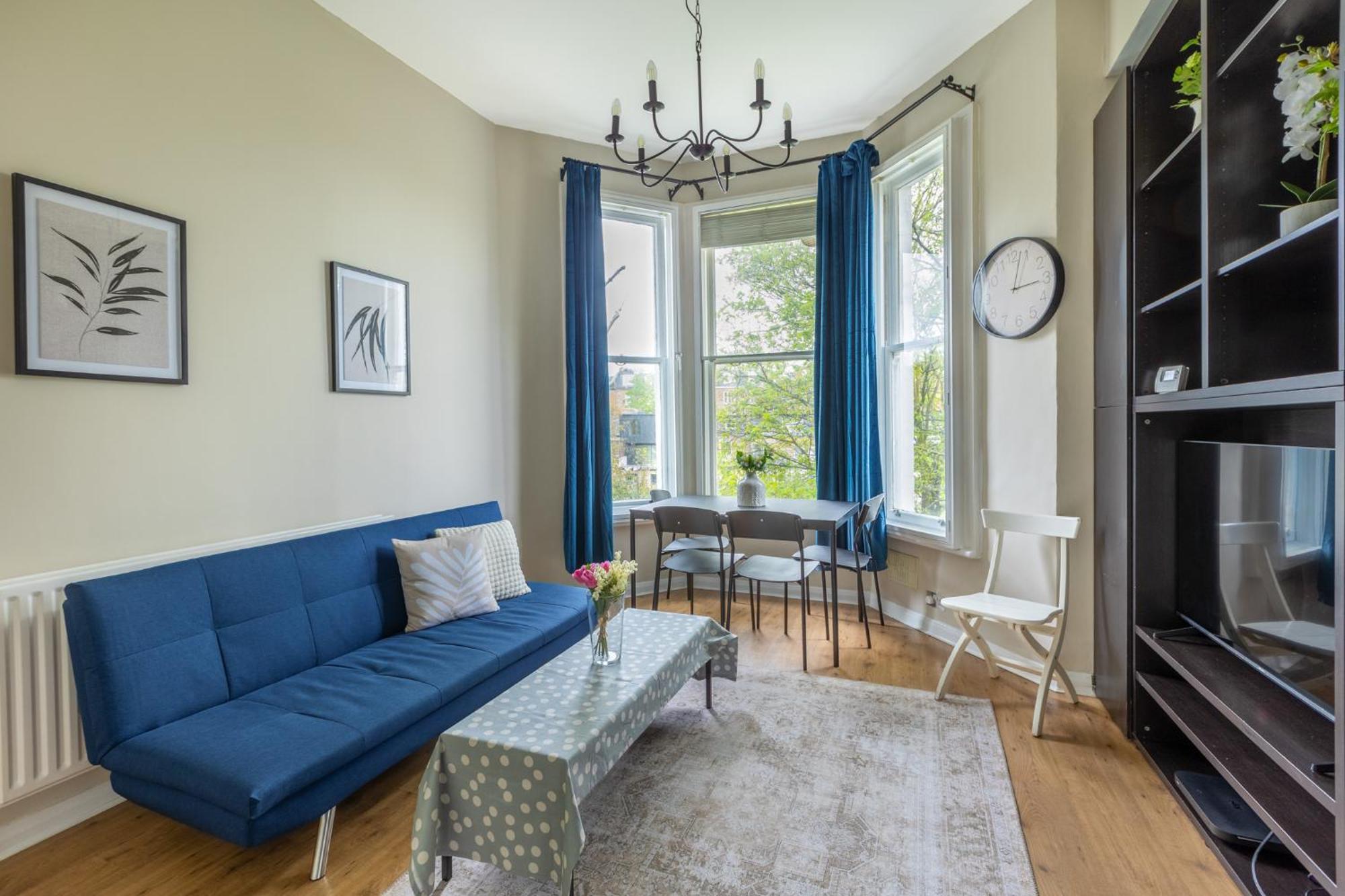 Bright & Stylish 1br, 5min Kensington Olympia Tube *