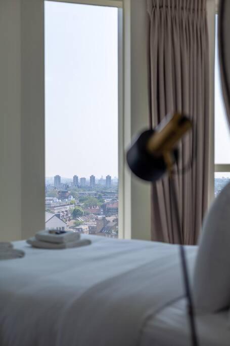 Full Of Light & Spacious 2br Residence, 9 Elms Apartamento Londres