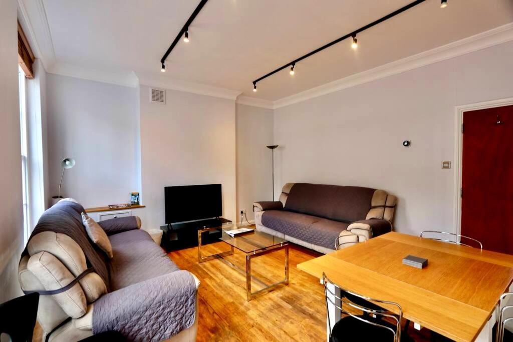 3 Bedroom Prime Angel Location Appartement *