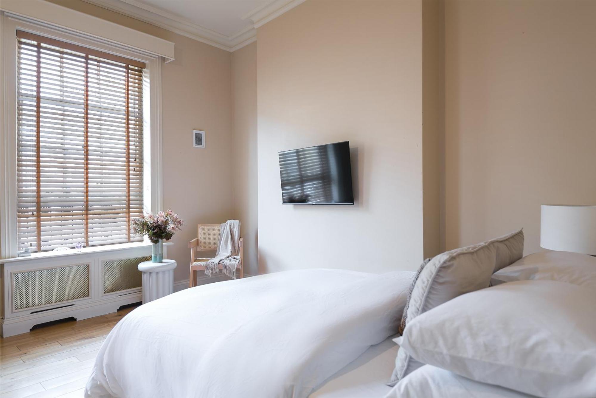 Small Sun Lit Studio Minutes From Kings Cross Station