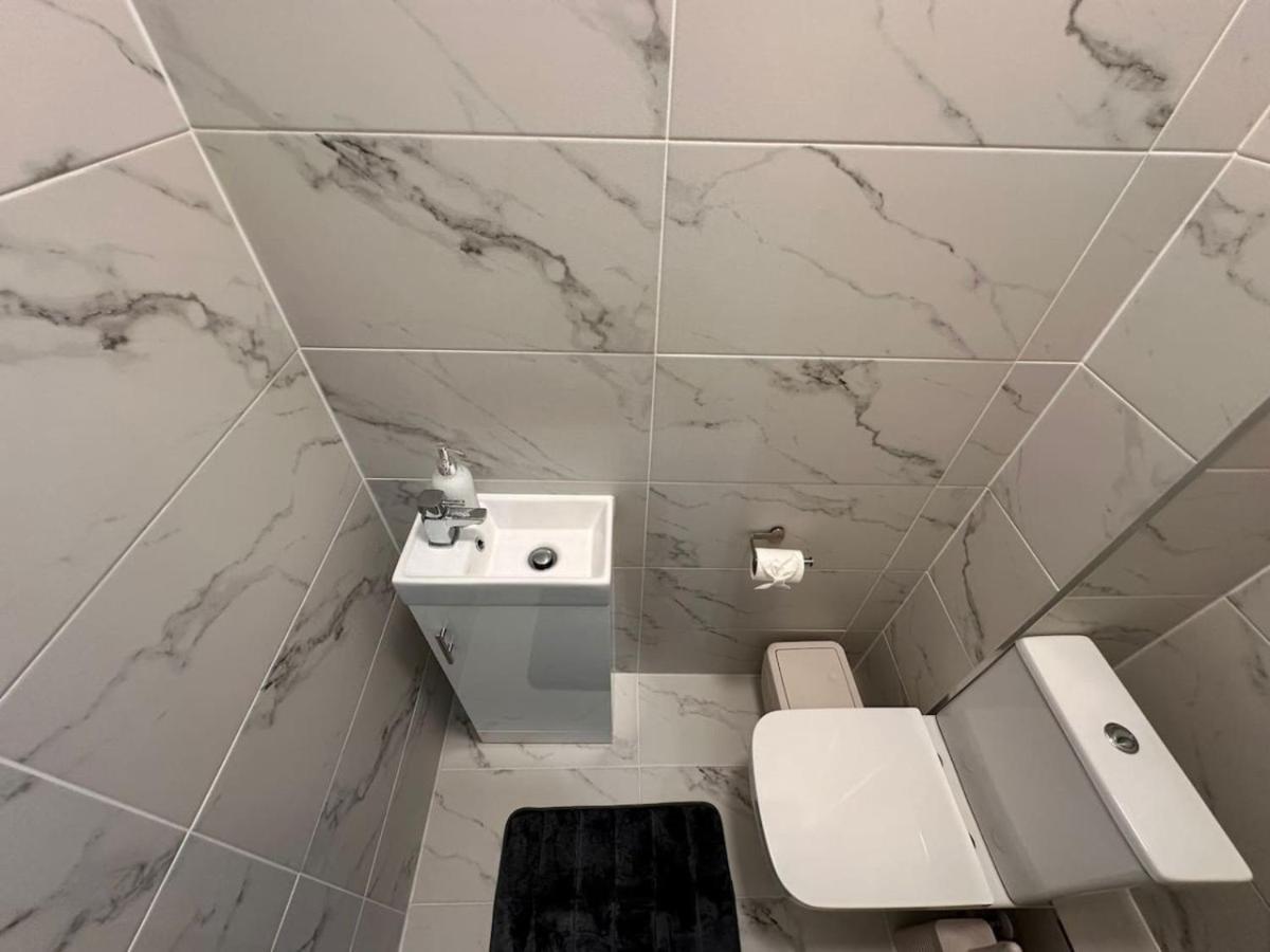 Westminster Nearby Zone1 Guest house London