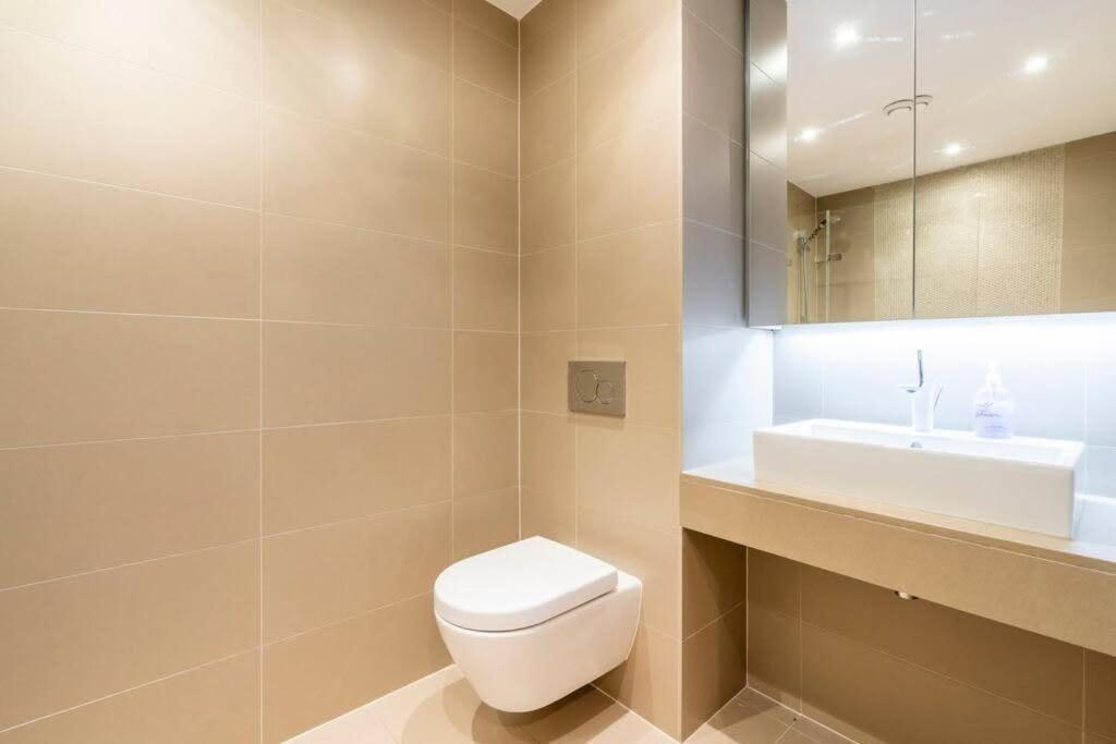 1 Bedroom Penthouse Flat In East Apartamento
