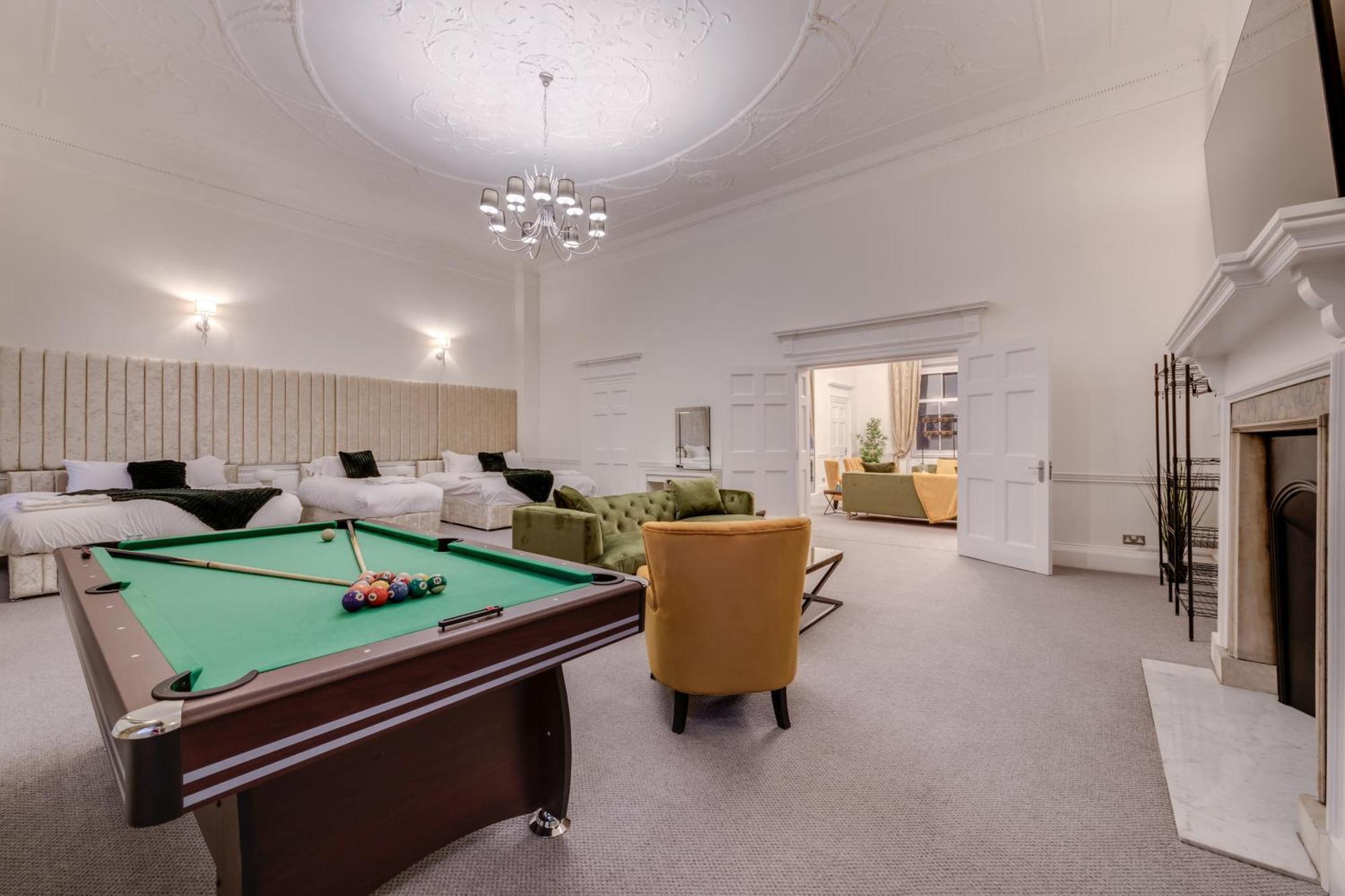Apartment Luxury 3 Bedroom Duplex With Pool Table - 4hs