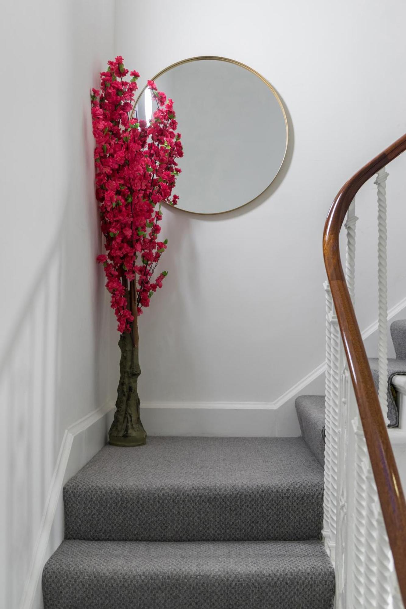 Apartment Luxury 3 Bedroom Duplex With Pool Table - 4hs London
