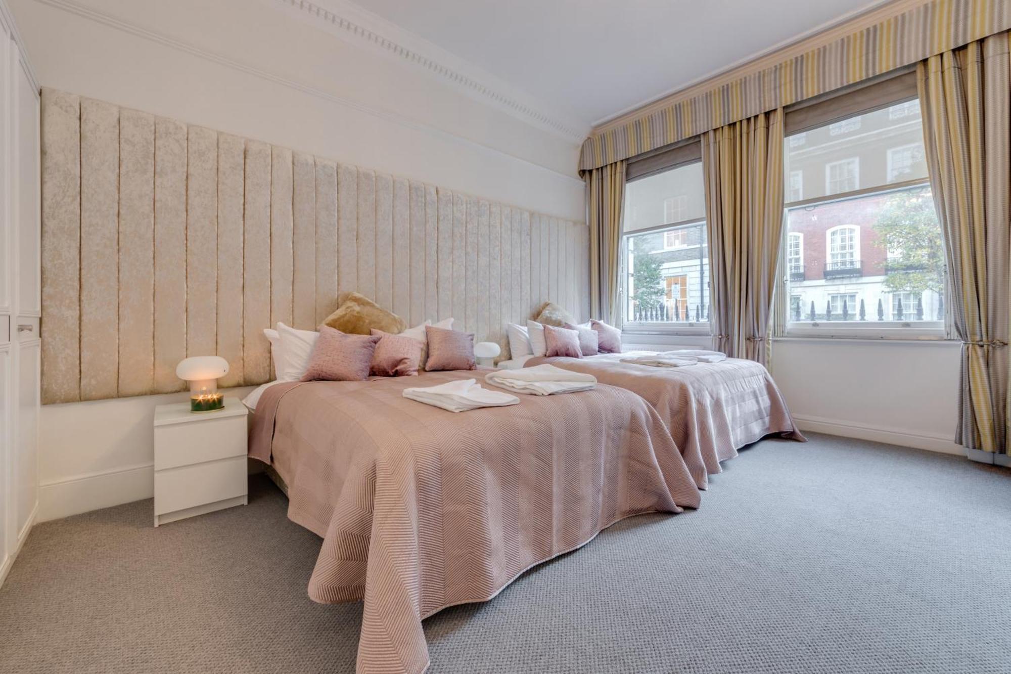 Stylish 3 Bedroom Luxury In Harley Street - 3hs * Londen